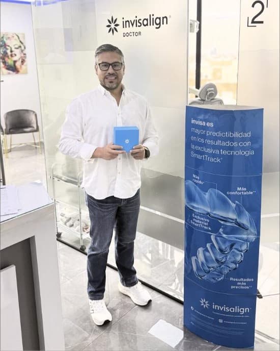Tecnología SmartTrack de Invisalign