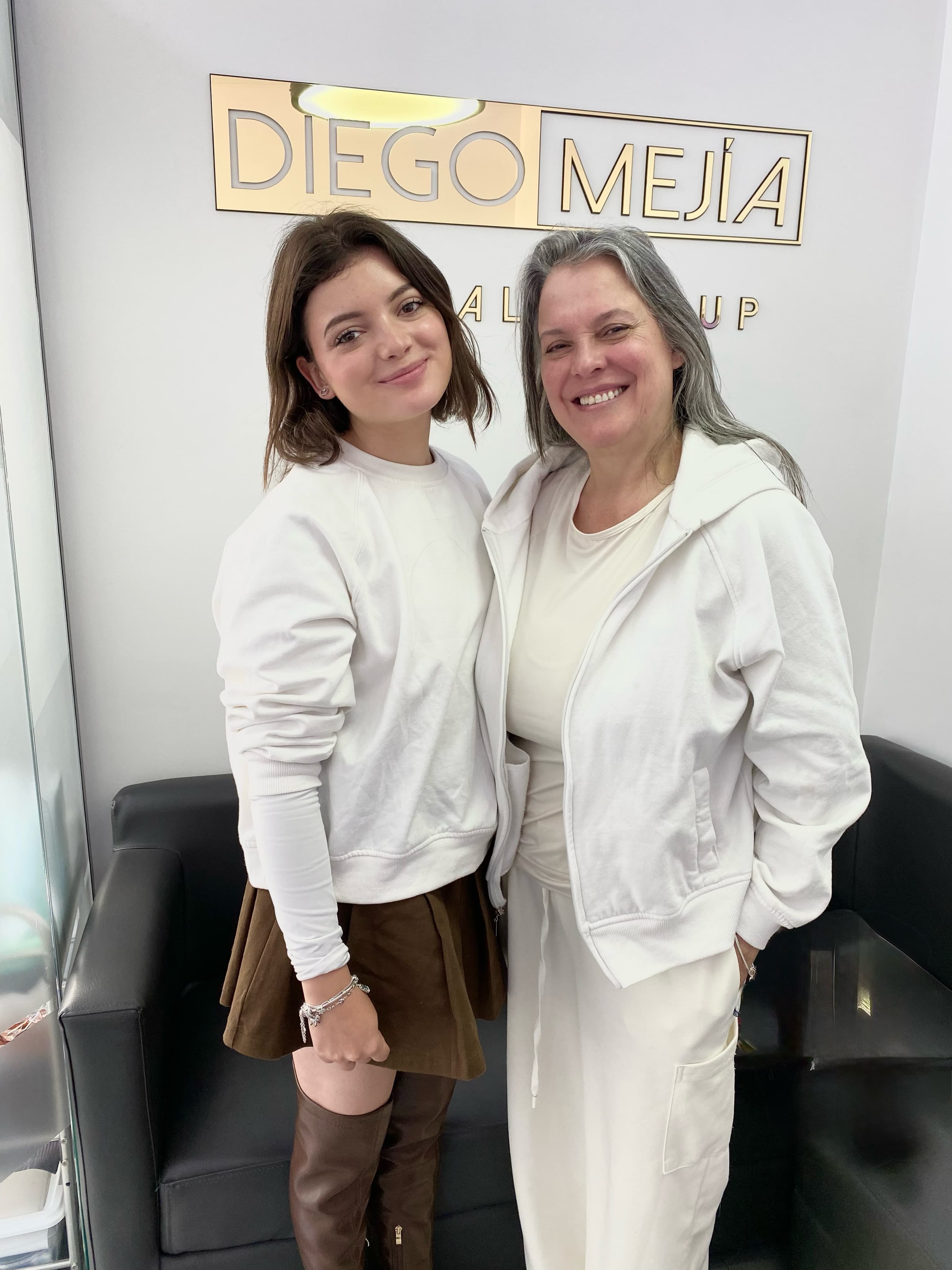 Sara y Nancy Pinzón, paciente de Diego Mejía Dental Group